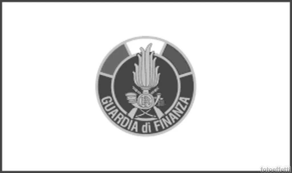 Logo istituzionale della Guardia di Finanza, realtà che si affida ai servizi di consulenza sulla sicurezza sul lavoro e prevenzione di Studiolab Consulenze.